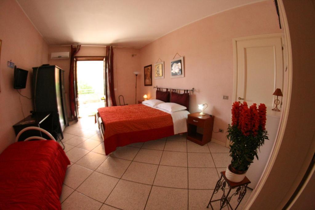 Sigismondo Castromediano Lecce Esterno foto